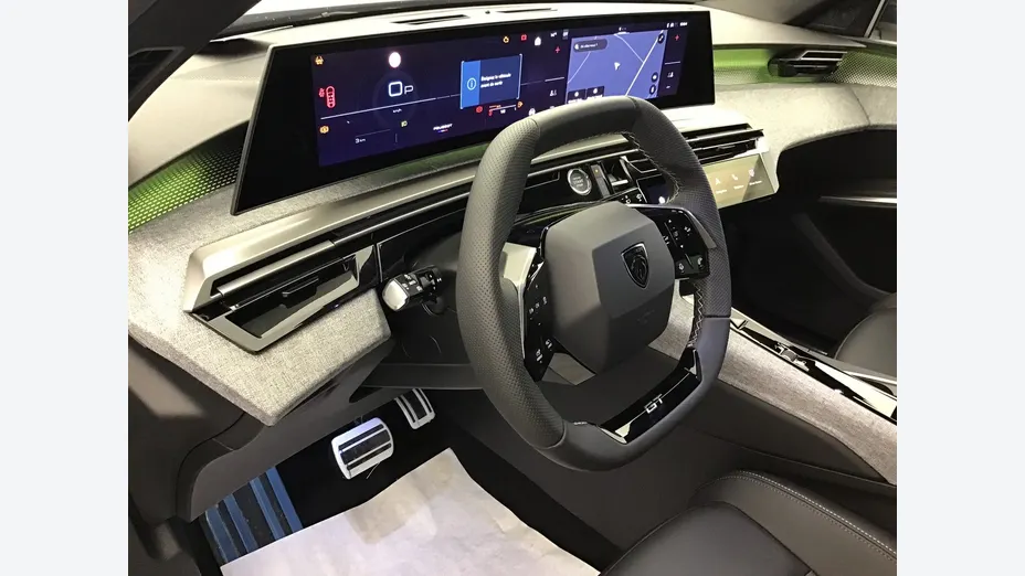 PEUGEOT 5008 -
