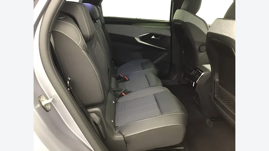 PEUGEOT 5008 -