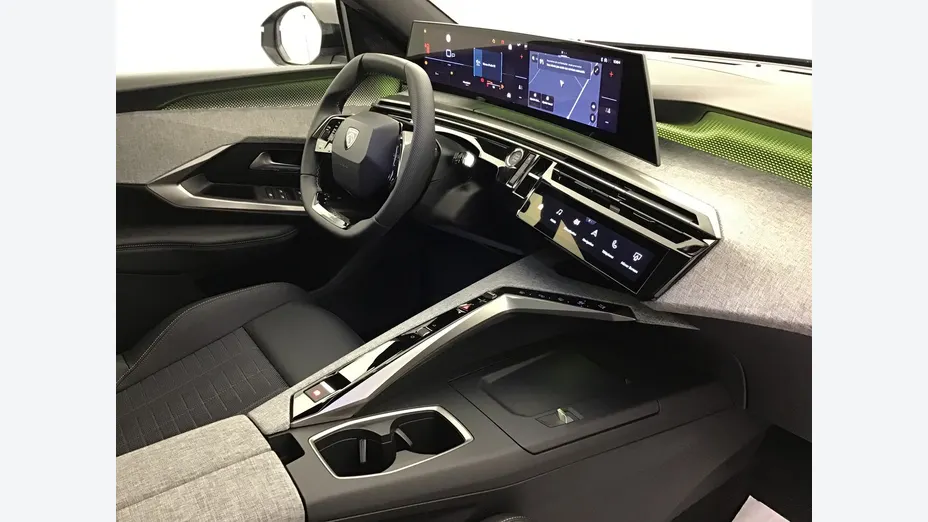PEUGEOT 5008 -