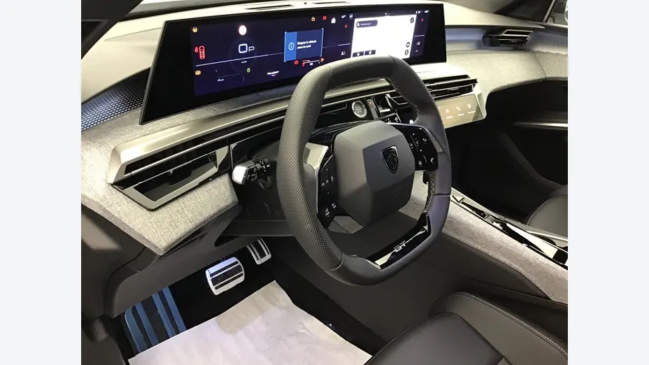 PEUGEOT 5008 -
