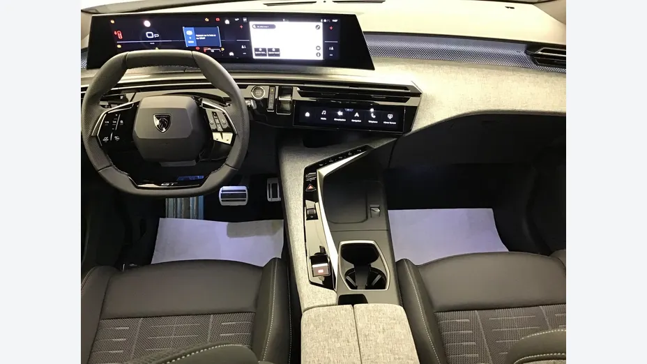PEUGEOT 5008 -