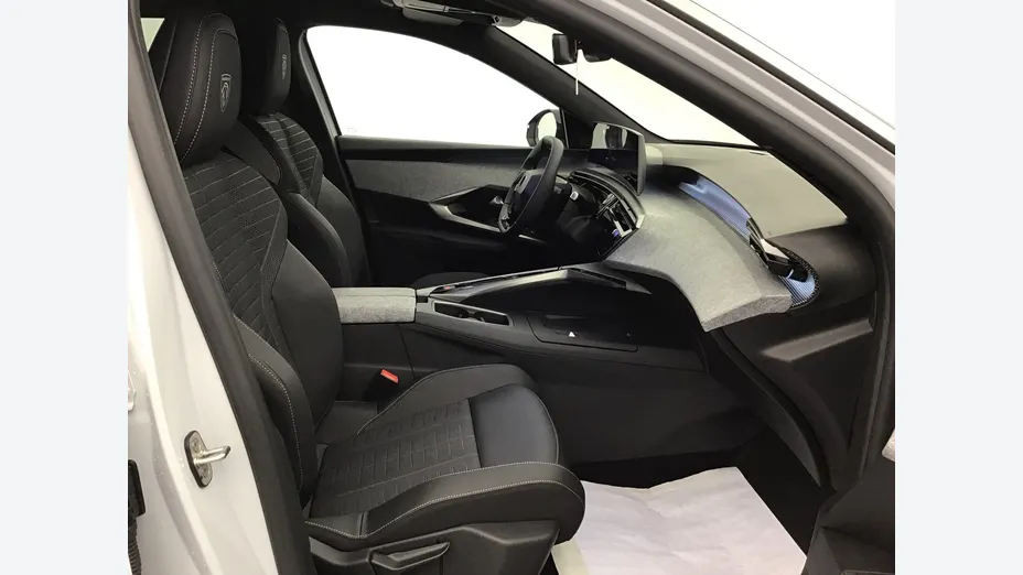 PEUGEOT 5008 -