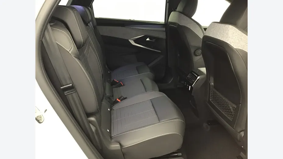 PEUGEOT 5008 -