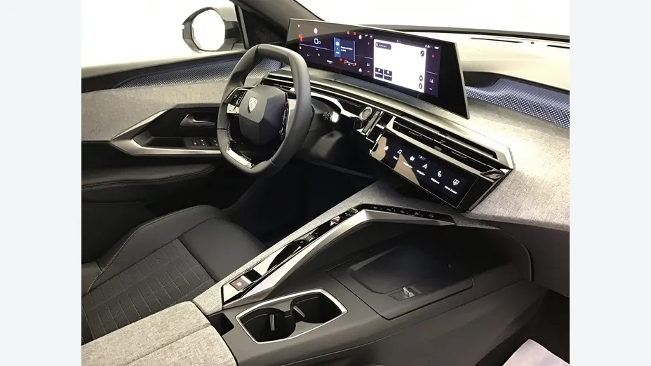 PEUGEOT 5008 -