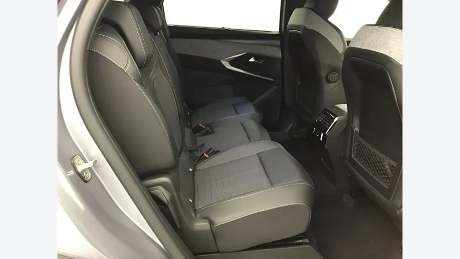PEUGEOT 5008 -