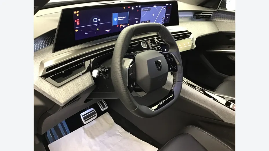 PEUGEOT 5008 -