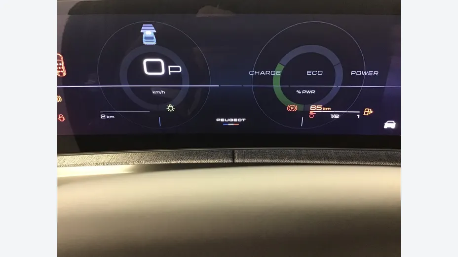 PEUGEOT 5008 -