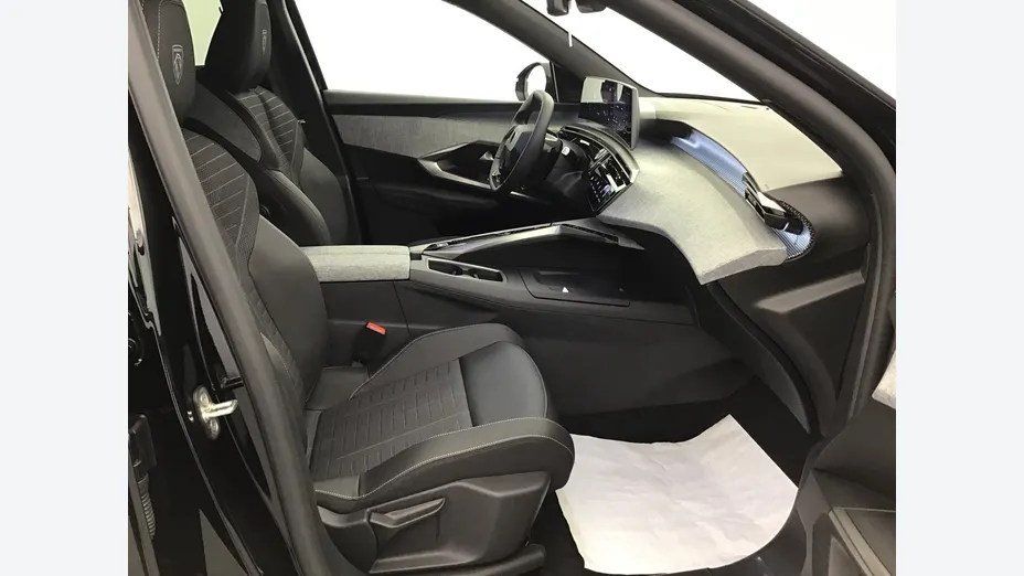 PEUGEOT 5008 -