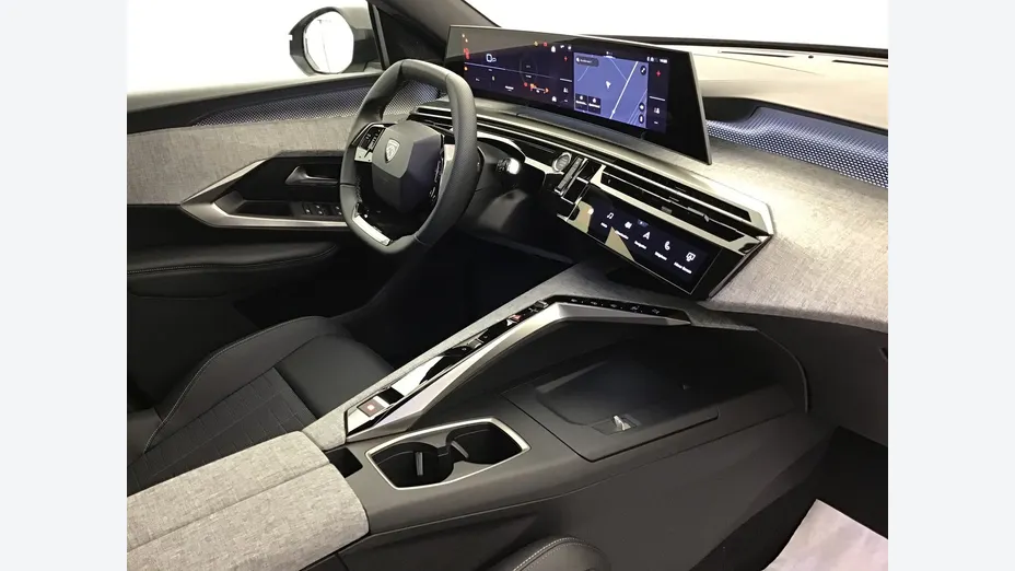 PEUGEOT 5008 -