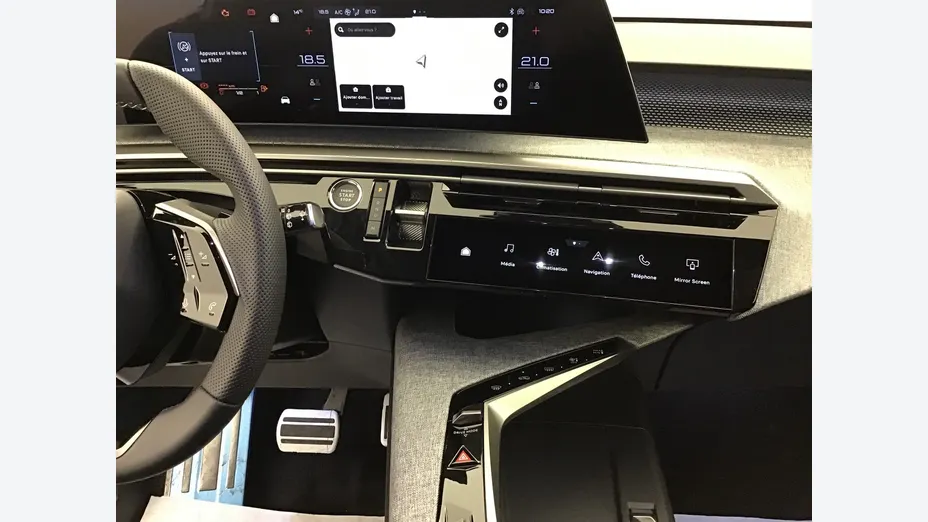 PEUGEOT 5008 -