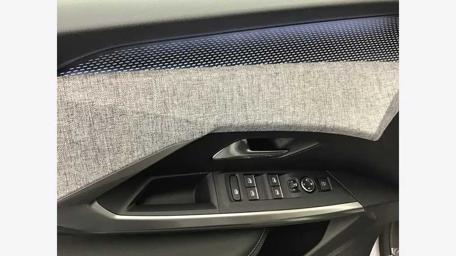 PEUGEOT 5008 -