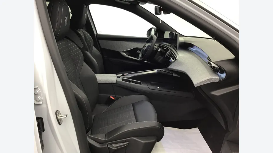 PEUGEOT 5008 -