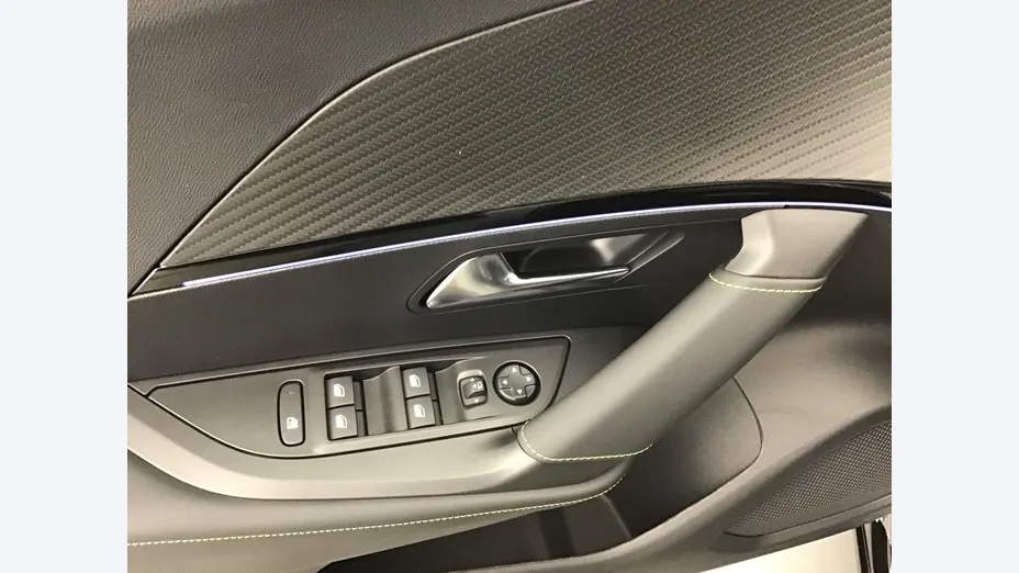 PEUGEOT 2008 -