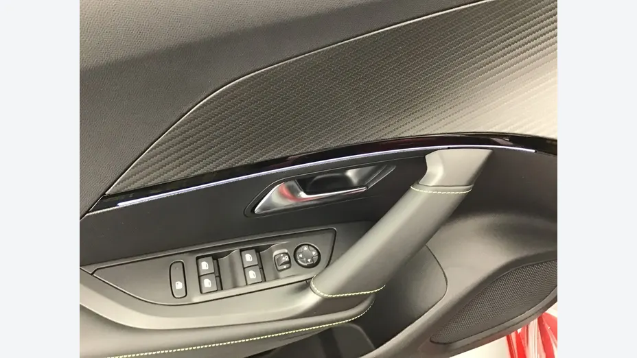 PEUGEOT 2008 -