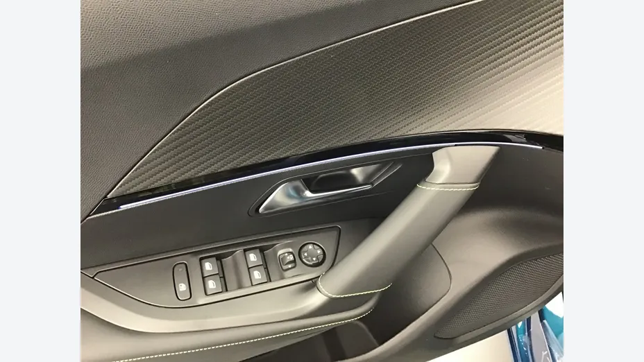 PEUGEOT 2008 -