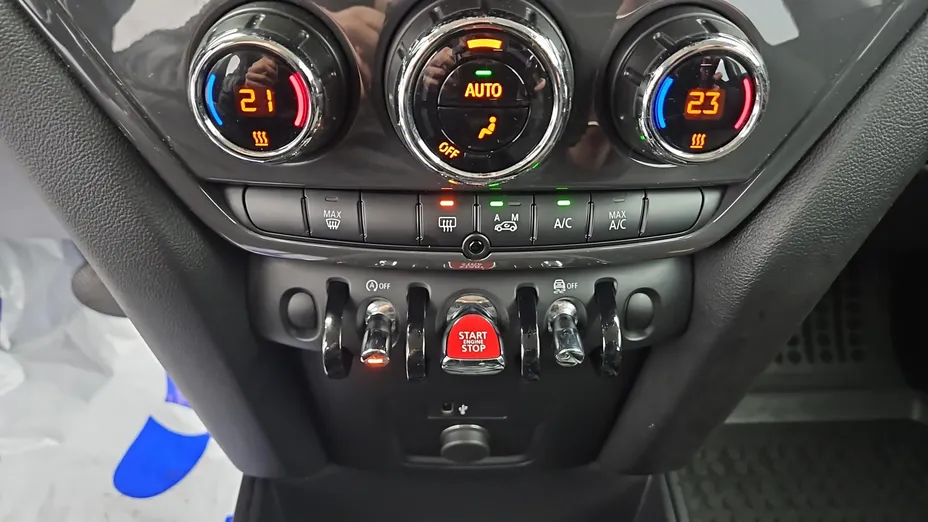 MINI [BMW] Countryman Cooper D aut