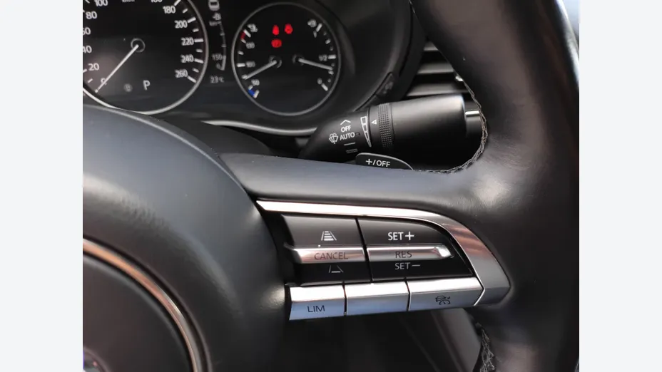 MAZDA 3 3 2.0 mHEV Kanjo aut