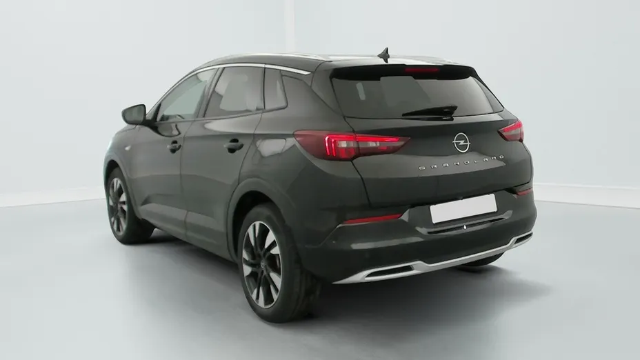 OPEL Grandland -