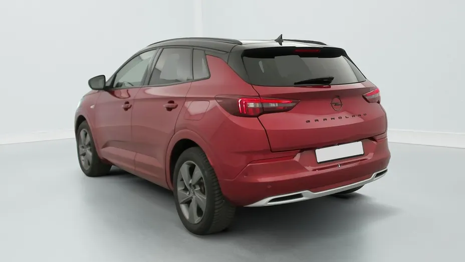 OPEL Grandland -