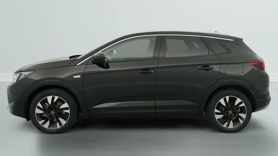 OPEL Grandland -