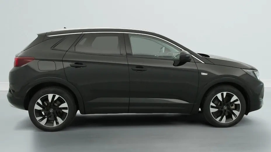 OPEL Grandland -