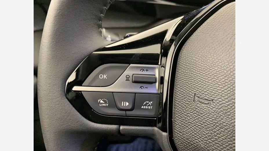 PEUGEOT 308 -