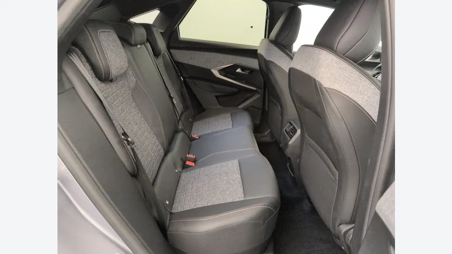 PEUGEOT 3008 -