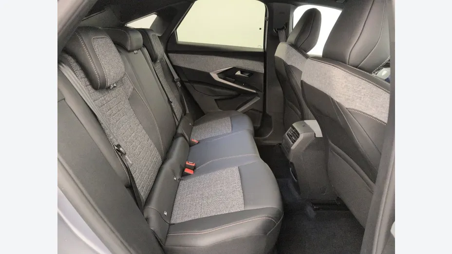 PEUGEOT 3008 -