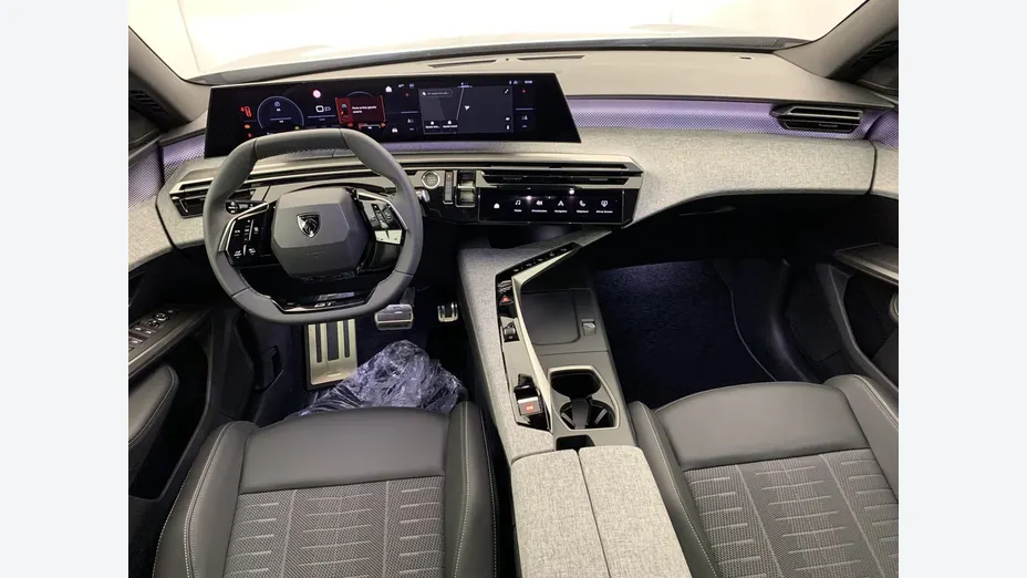 PEUGEOT 3008 -