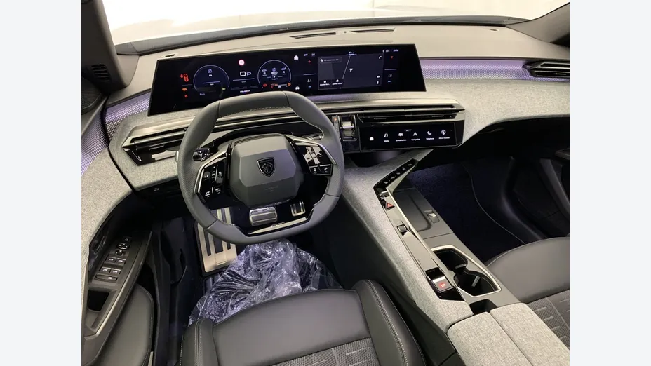 PEUGEOT 3008 -