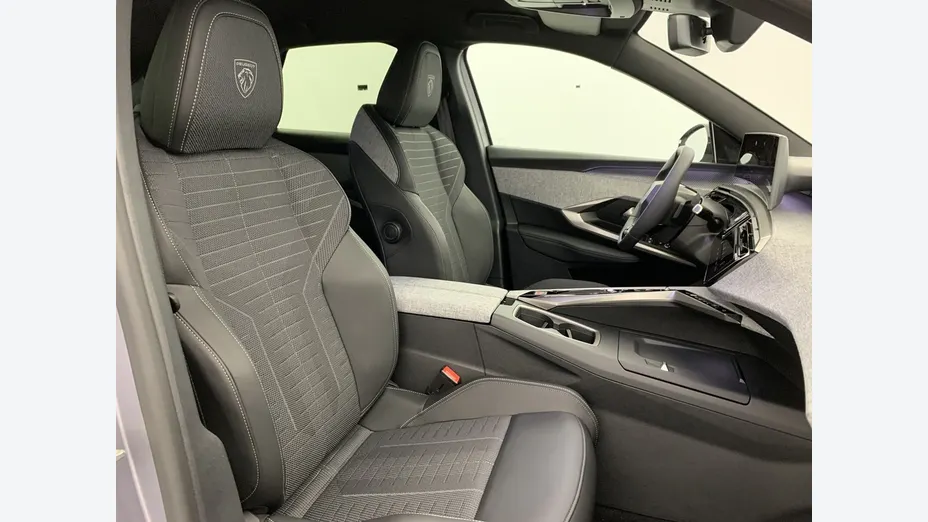 PEUGEOT 3008 -