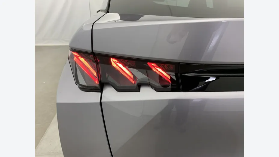 PEUGEOT 3008 -