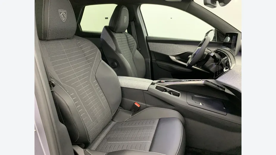 PEUGEOT 3008 -