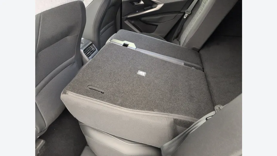 PEUGEOT 3008 -
