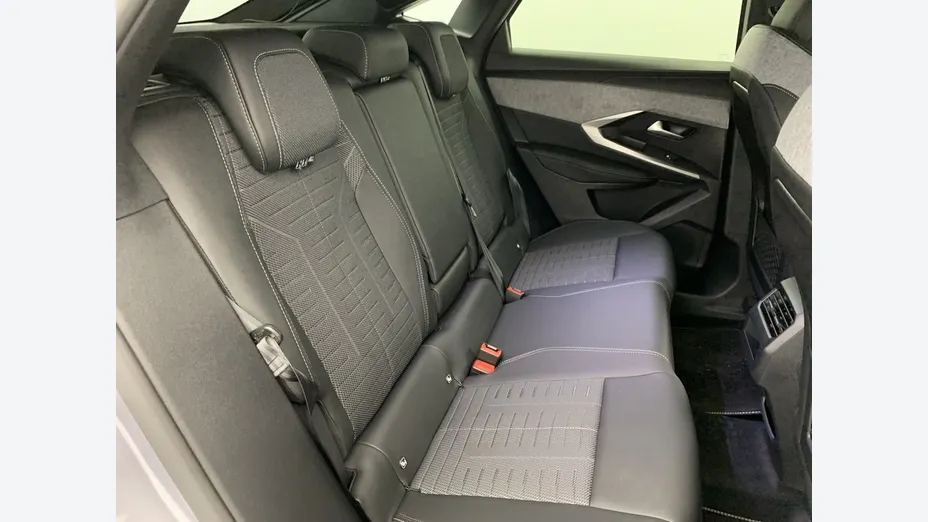 PEUGEOT 3008 -