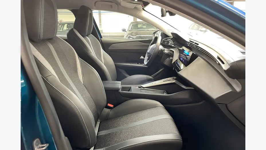 PEUGEOT 408 -