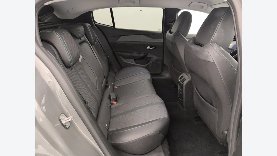 PEUGEOT 408 -