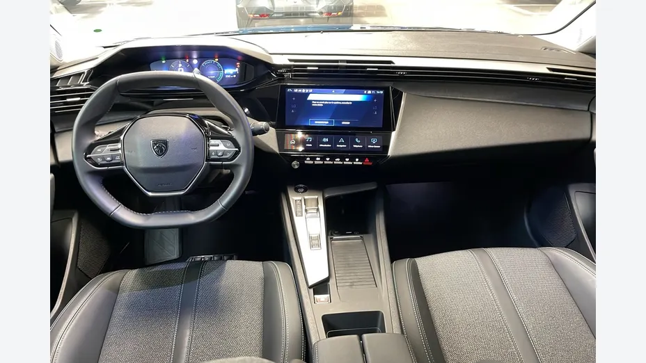 PEUGEOT 408 -