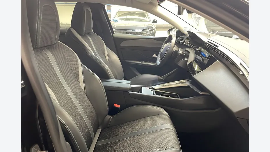 PEUGEOT 408 -