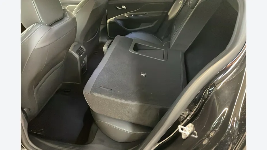 PEUGEOT 408 -