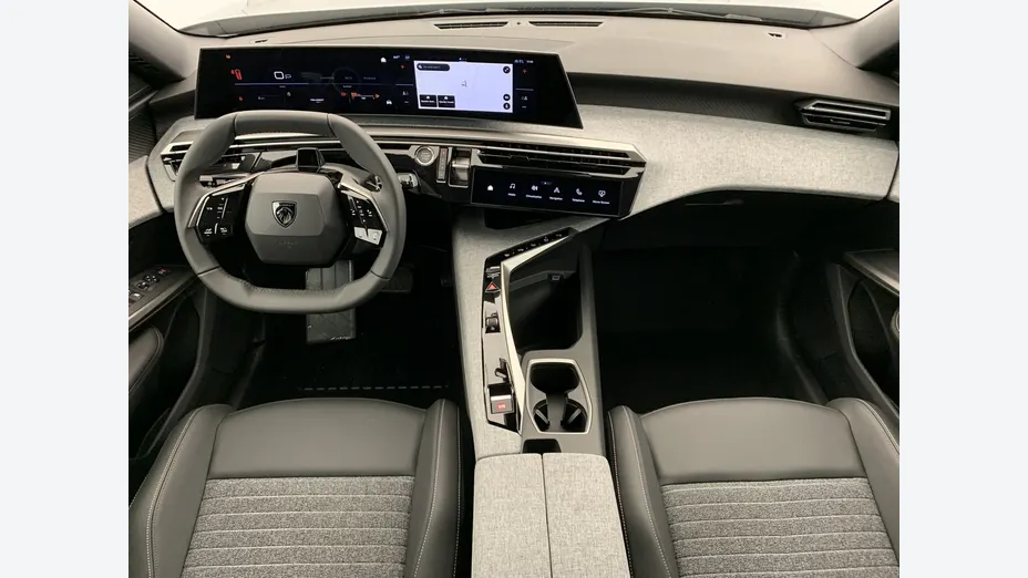 PEUGEOT 5008 -