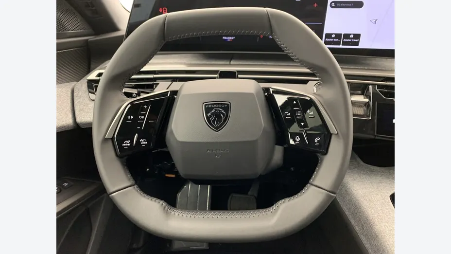 PEUGEOT 5008 -
