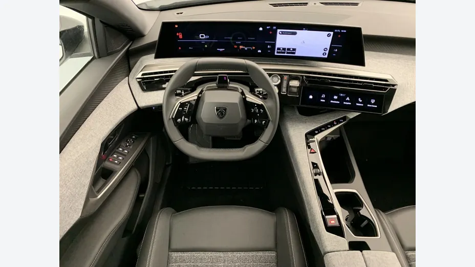 PEUGEOT 5008 -