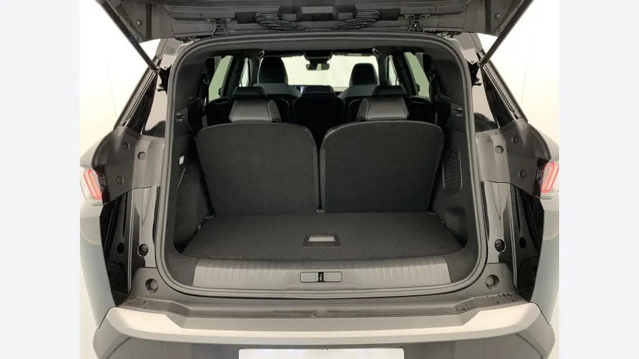 PEUGEOT 5008 -