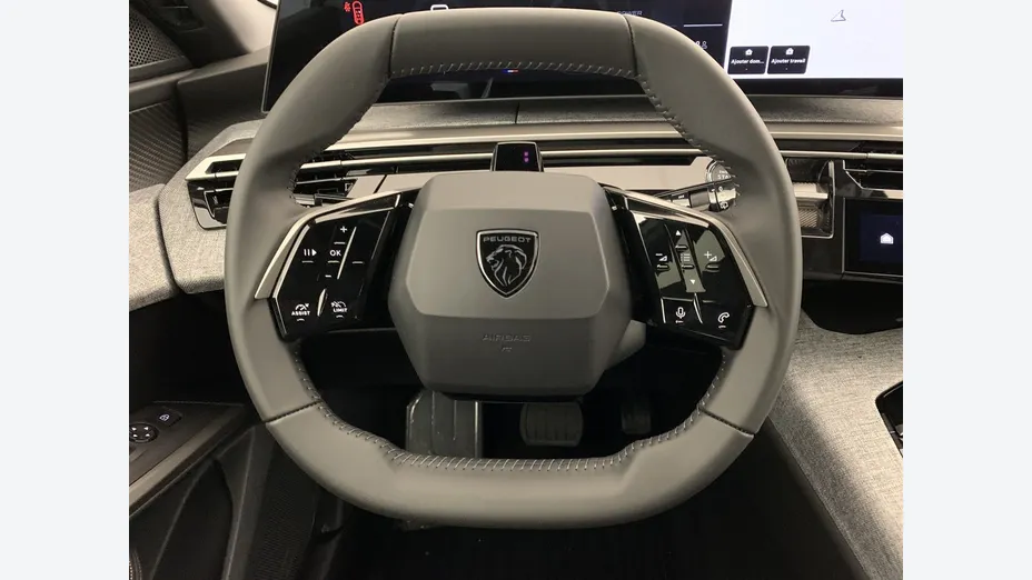 PEUGEOT 5008 -