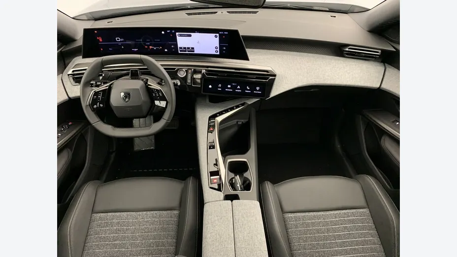 PEUGEOT 5008 -