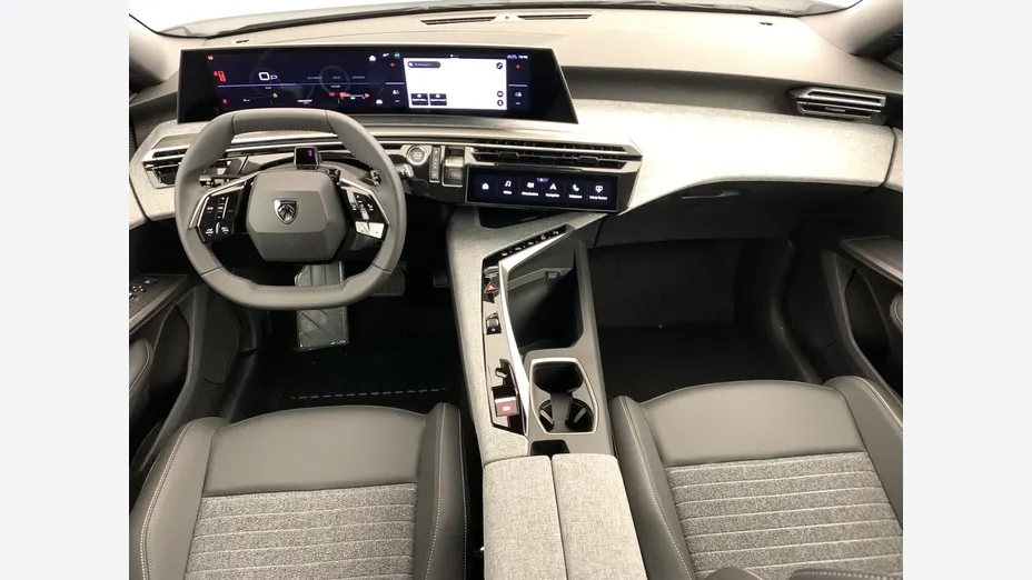 PEUGEOT 5008 -
