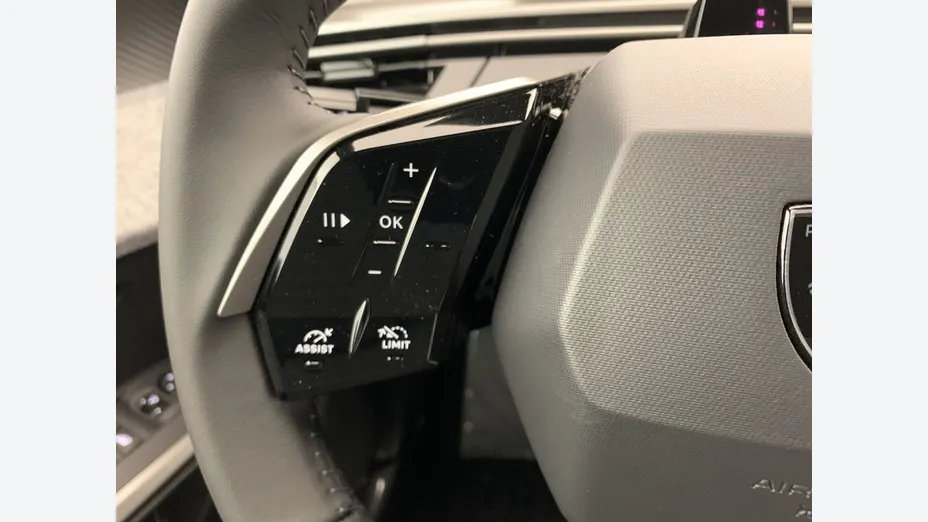 PEUGEOT 5008 -