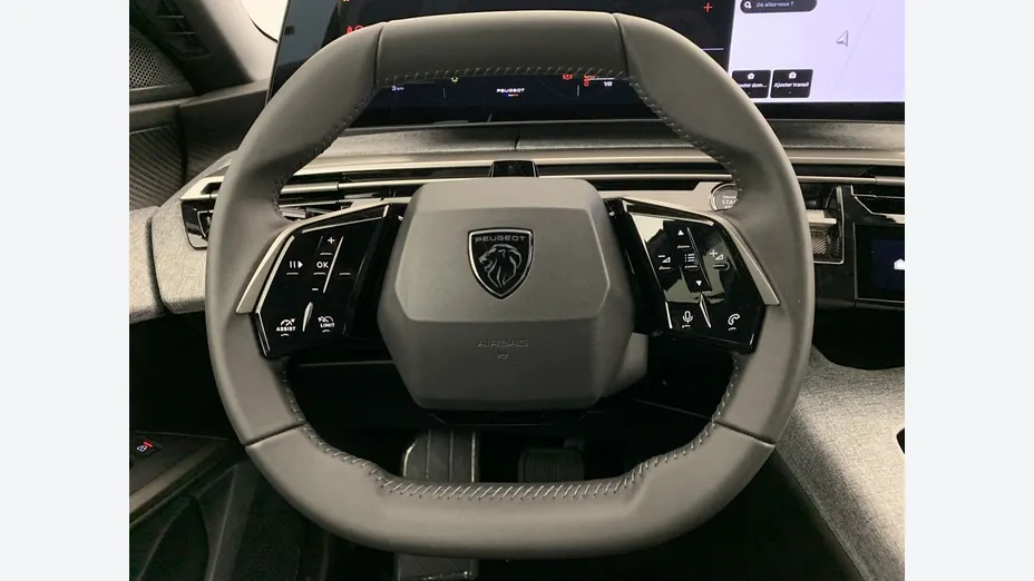 PEUGEOT 5008 -