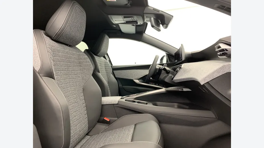 PEUGEOT 5008 -